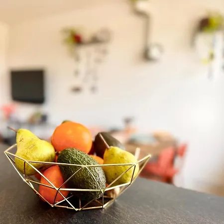Center Flat With View - Kitchen, Ac, Netflix * Komarov
